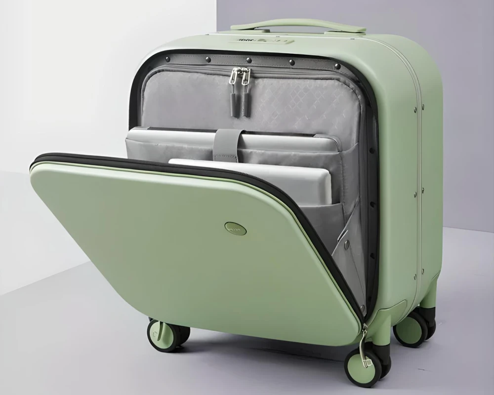 the ideal bag for super-organized travelers